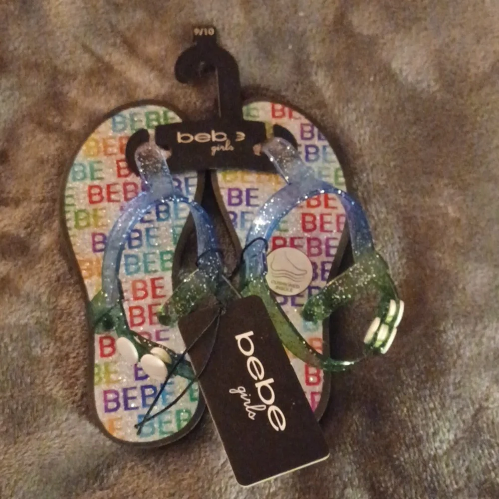 BEBE SANDELS SIZE 9/10 NEW WITH TAGS
